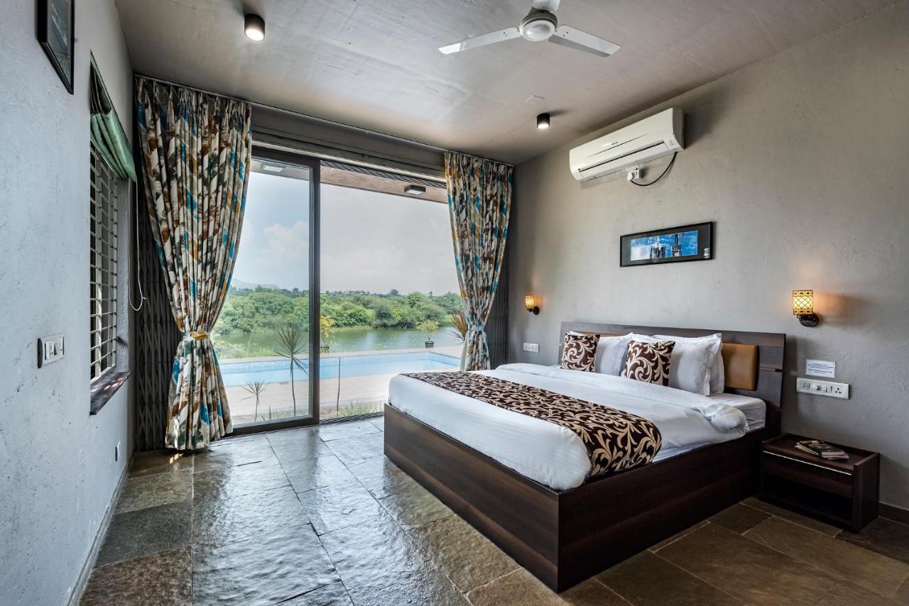 Saffronstays Rose Vineyard: Lakefront Pet-Friendly Villa in Nashik Exterior photo
