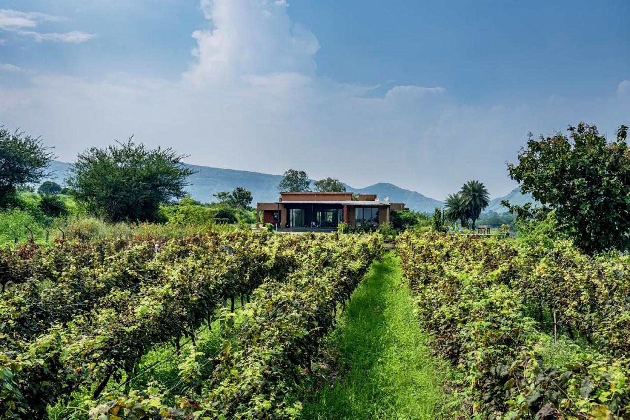 Saffronstays Rose Vineyard: Lakefront Pet-Friendly Villa in Nashik Exterior photo