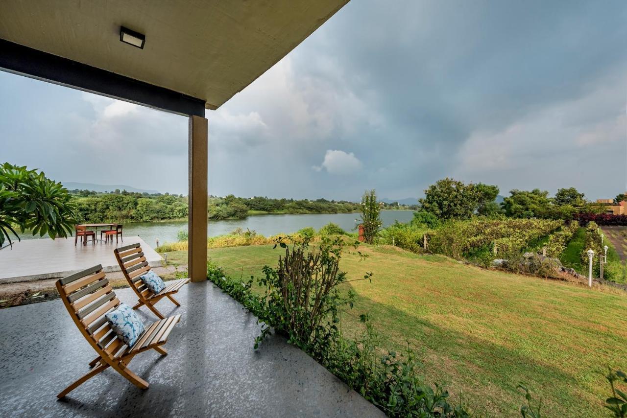Saffronstays Rose Vineyard: Lakefront Pet-Friendly Villa in Nashik Exterior photo