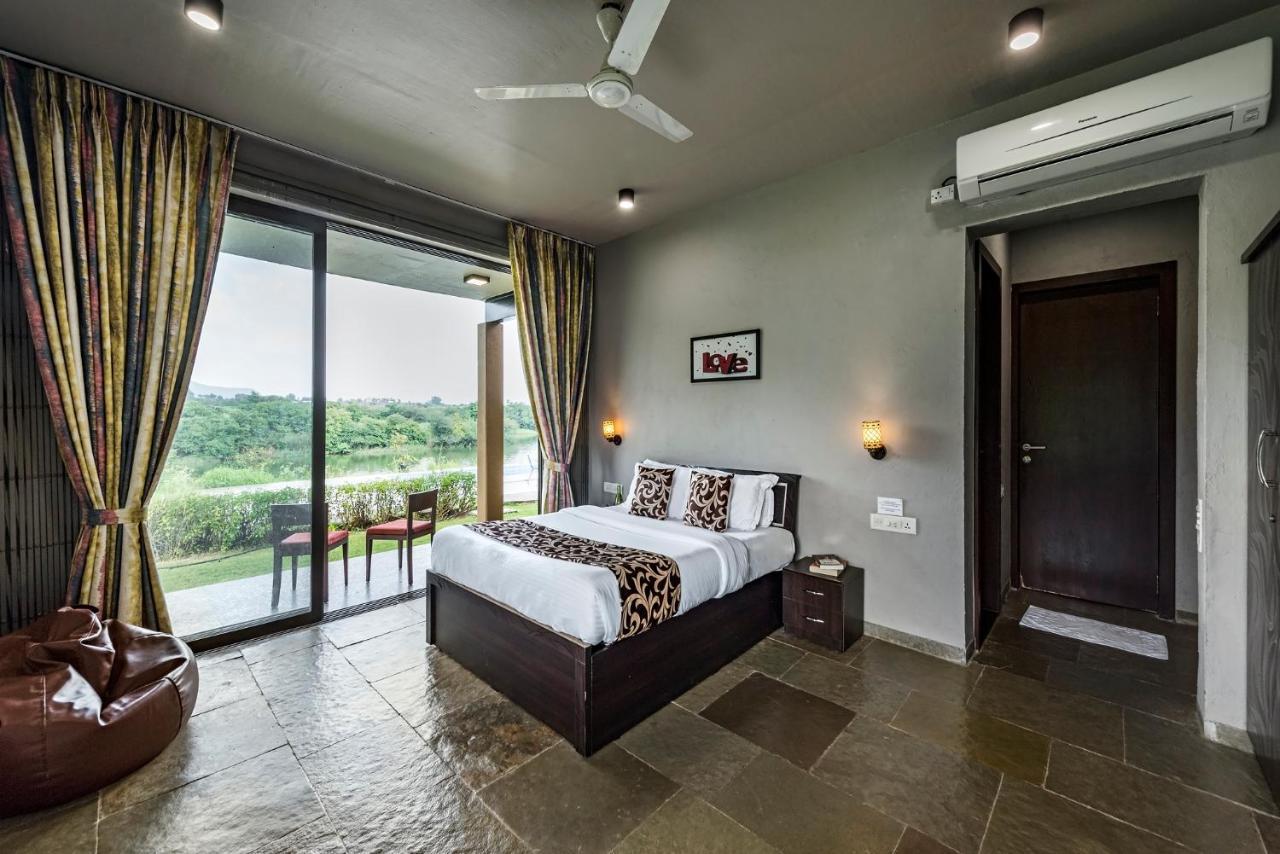 Saffronstays Rose Vineyard: Lakefront Pet-Friendly Villa in Nashik Exterior photo
